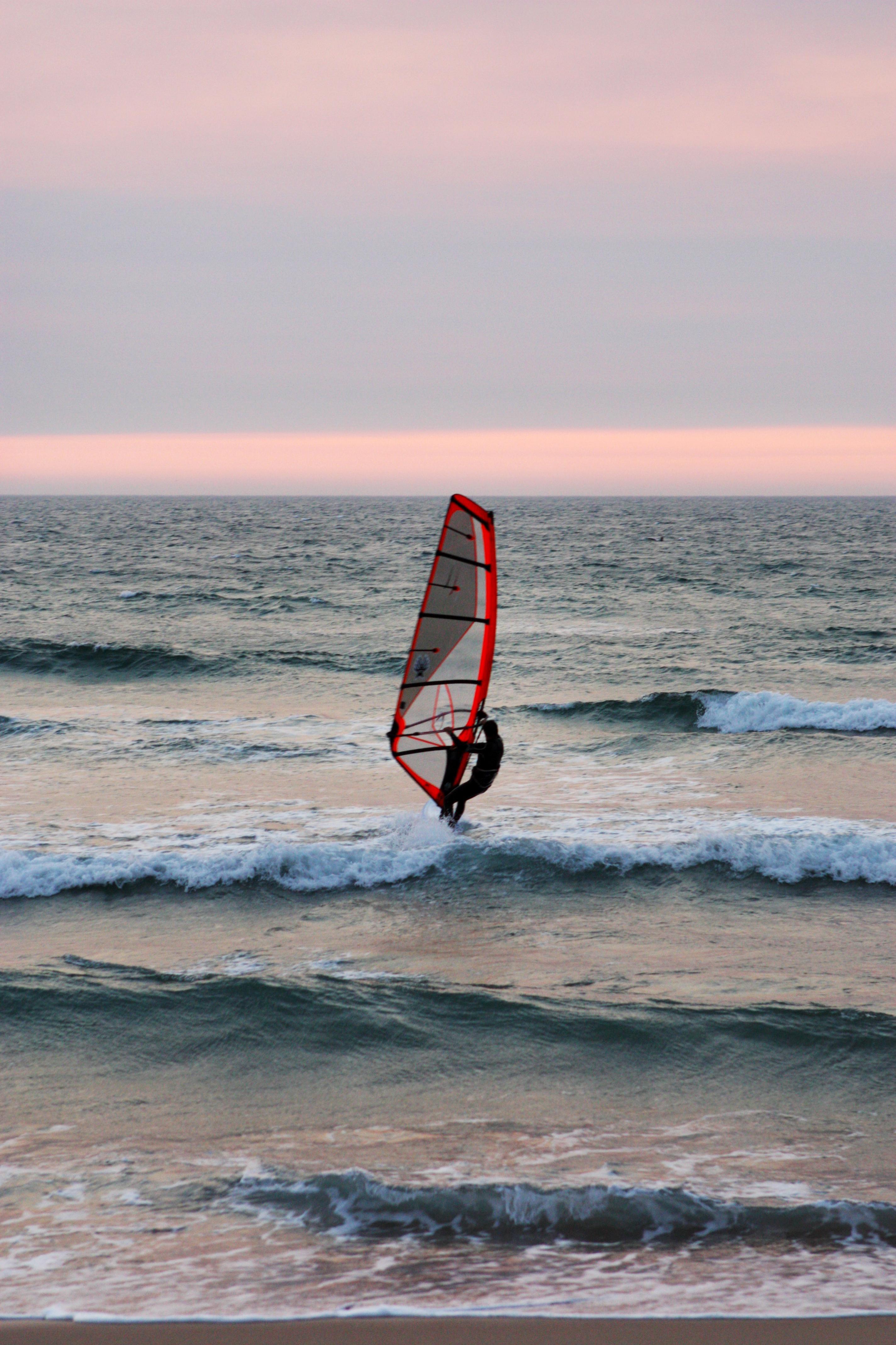 Longevity Senses - Cascais Boutique Hotel - Adults Only Eksteriør bilde Windsurfer at the beach